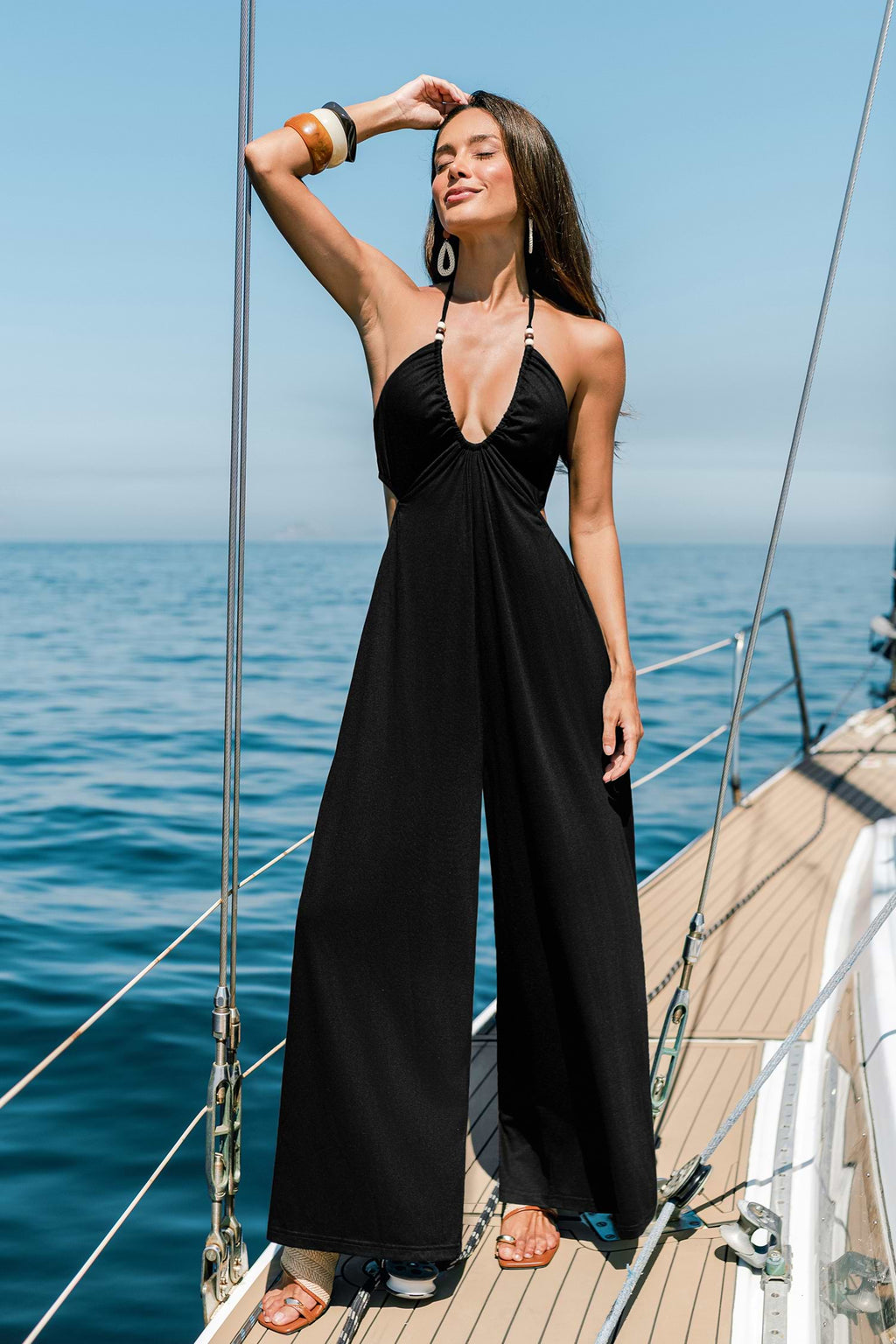 Combinaison noire à l’allure élégante