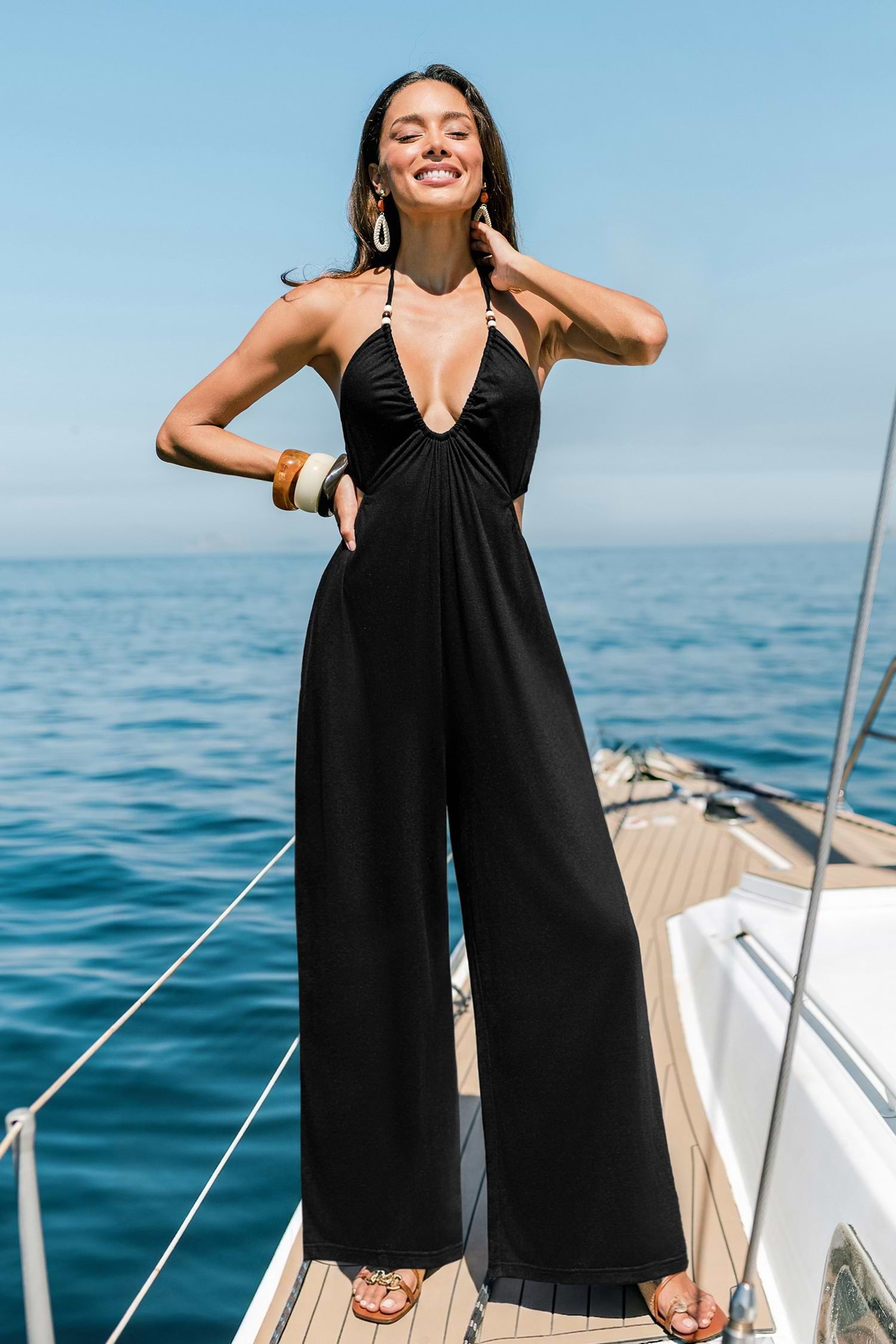 Combinaison noire à l’allure élégante