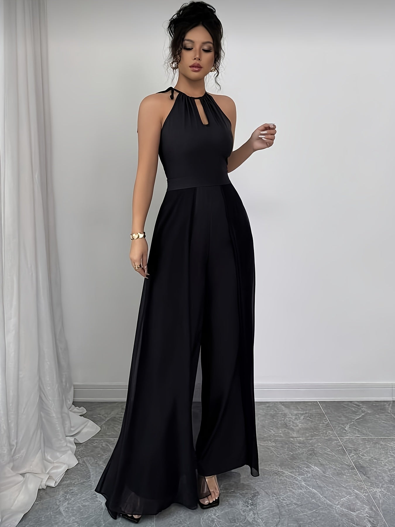 combinaison femme soirée, col licou sans manches