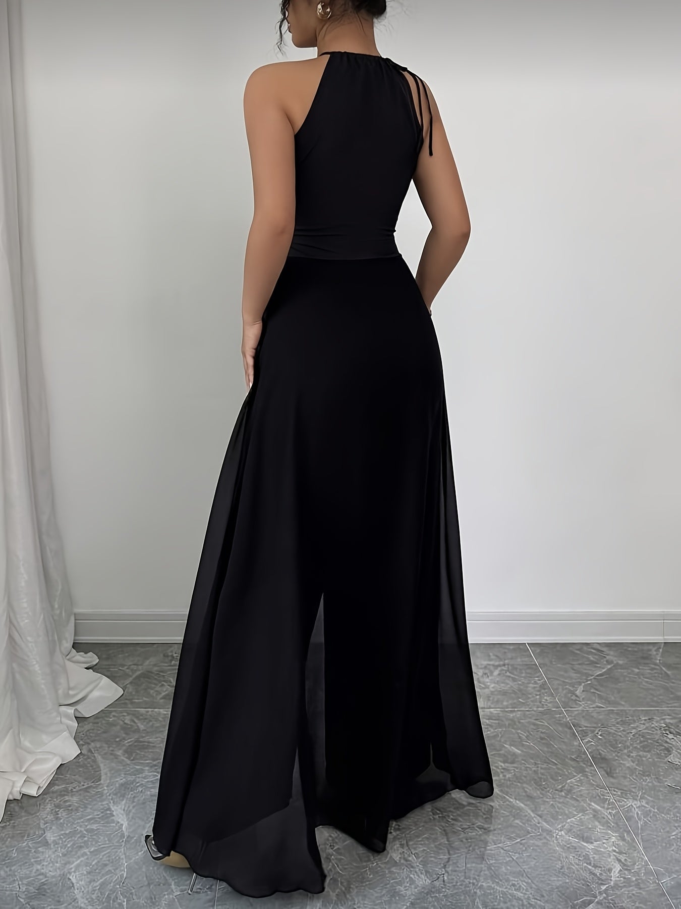 combinaison femme soirée, col licou sans manches