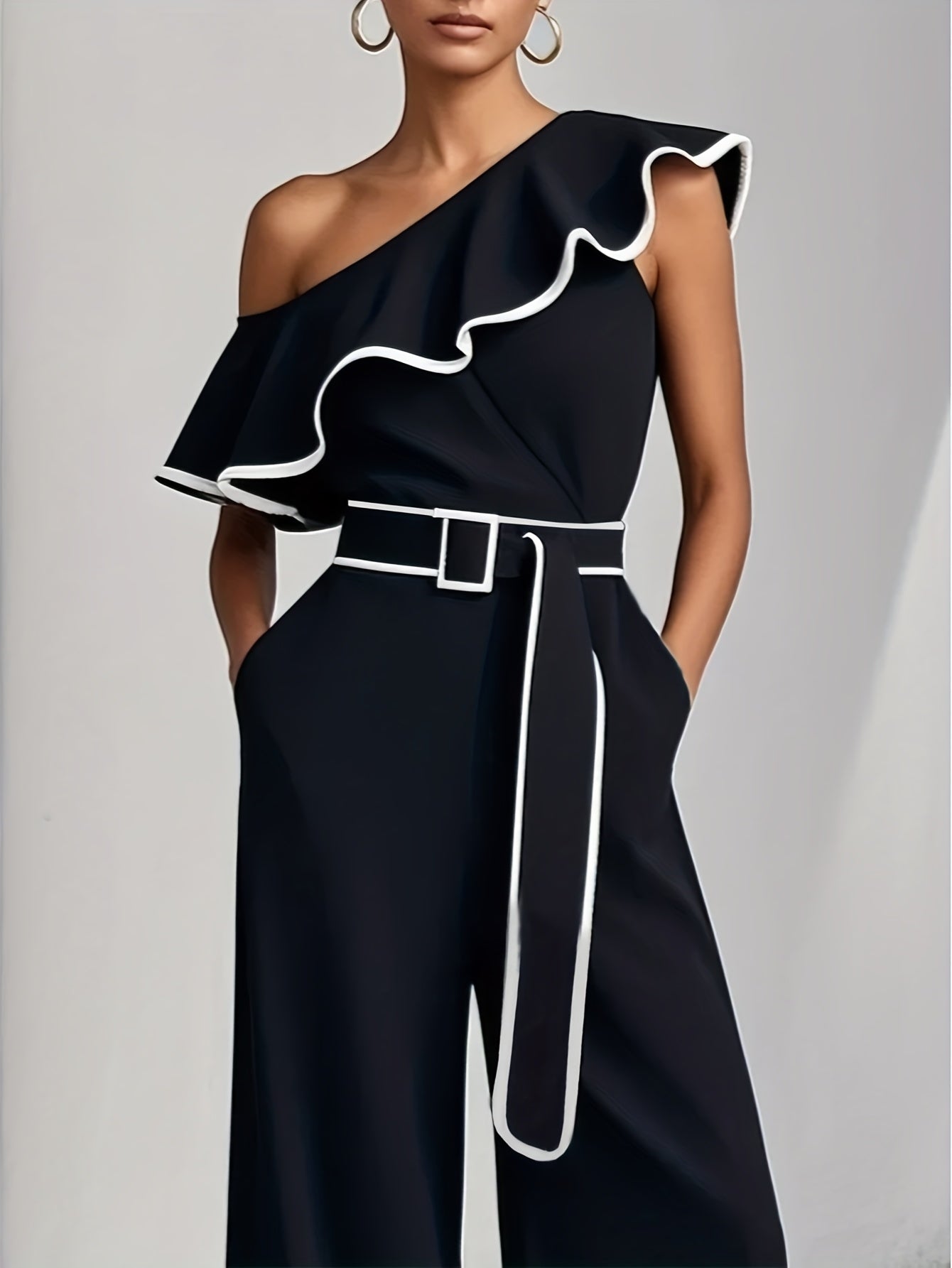 combinaison femme noir à une épaule design elegant