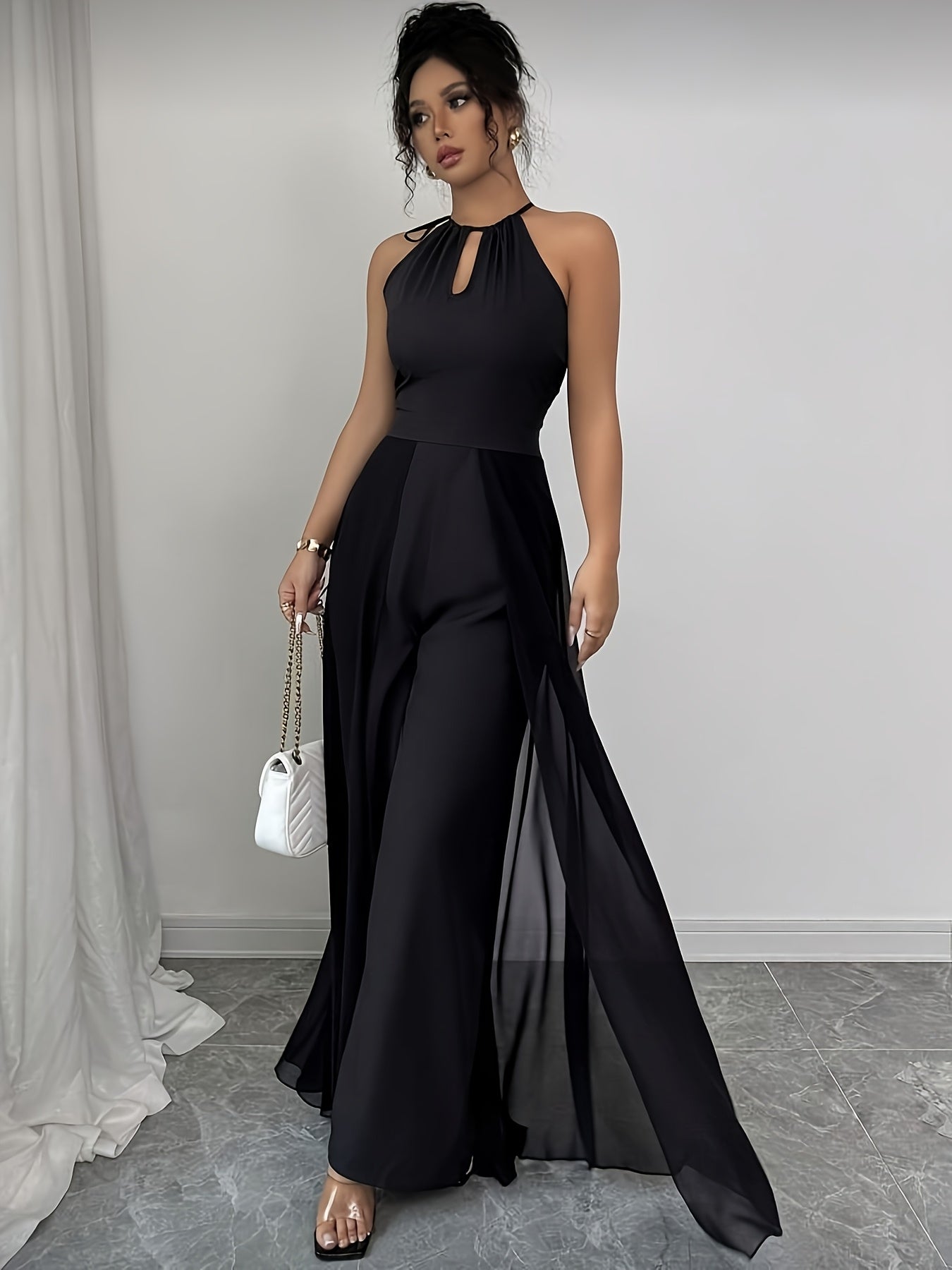 combinaison femme soirée, col licou sans manches