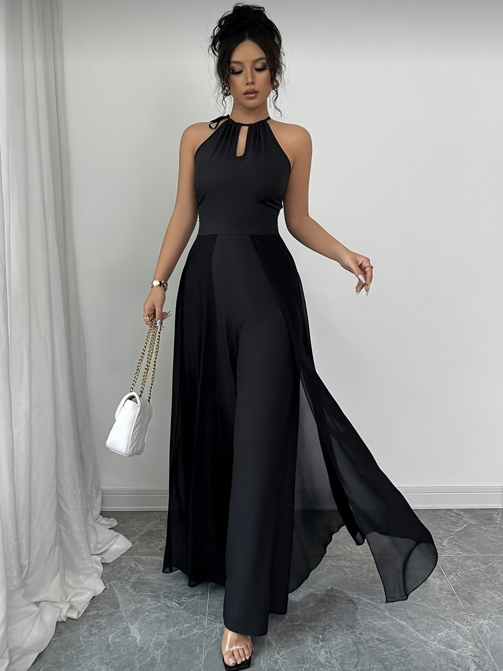 combinaison femme soirée, col licou sans manches