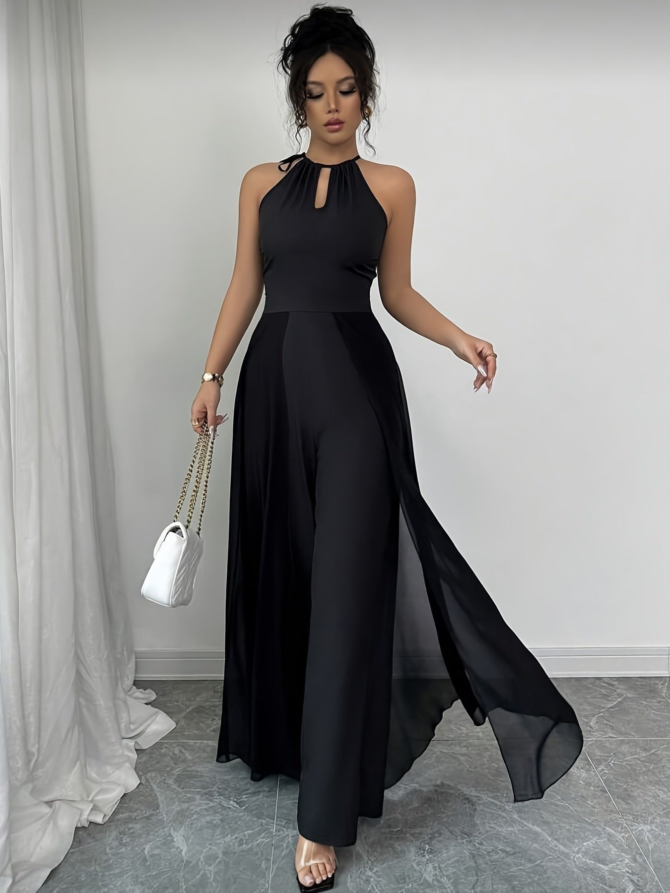 combinaison femme soirée, col licou sans manches